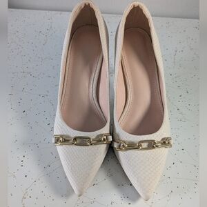 White and Gold Pointed Toe Heels with Chain Detail 5 1/2